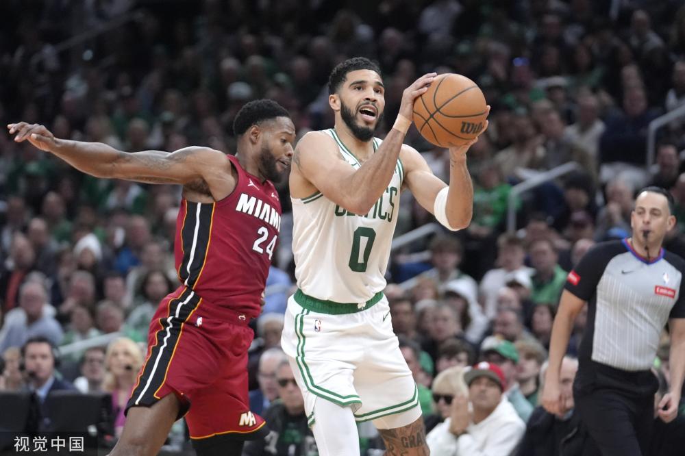 表现突出的 表现突出的