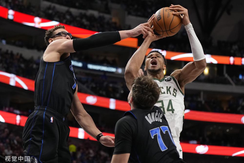 示出他作为 示出他作为