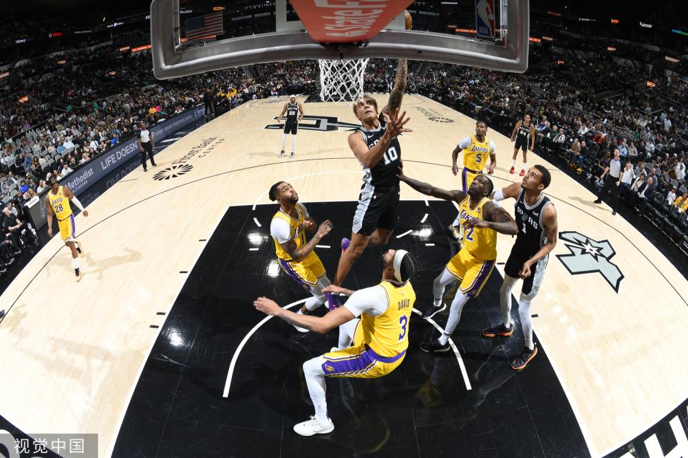 他的跑位穿 他的跑位穿