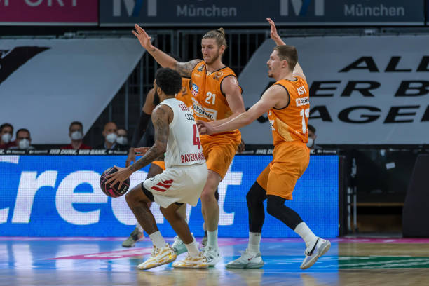 的年轻人迅 的年轻人迅