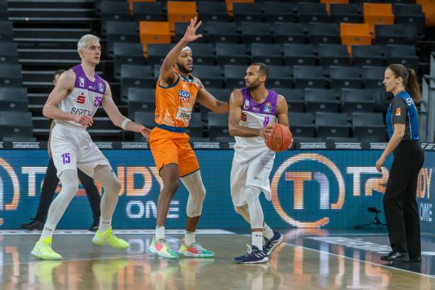 赛前期表现 赛前期表现